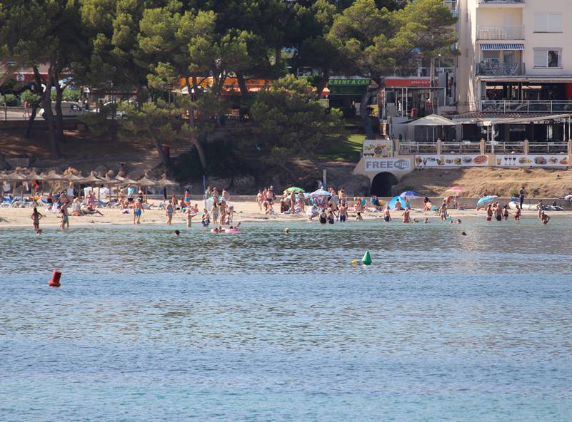 Playa de Santa Ponsa en Mallorca Tourist Guide